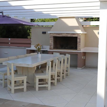 Villa Olivia - New And Modern House With Pool, Souna, Jacuzzi & Playground, Liznjan - Istra Exterior foto