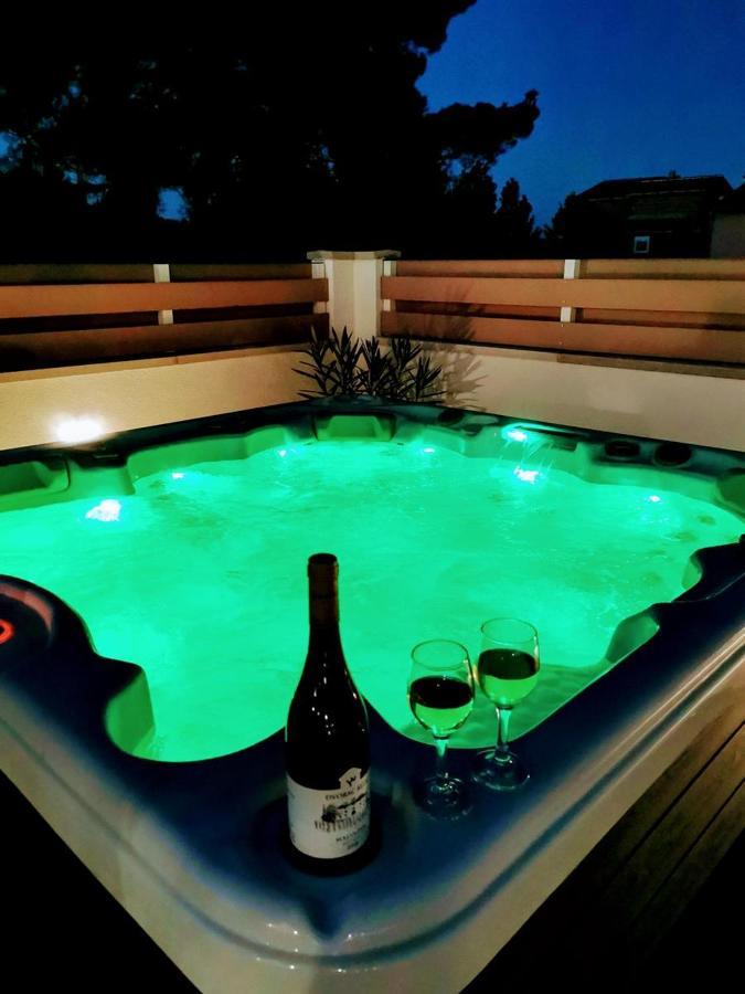Villa Olivia - New And Modern House With Pool, Souna, Jacuzzi & Playground, Liznjan - Istra Exterior foto